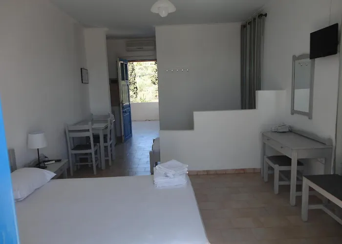 Lianos Hotel Apartments